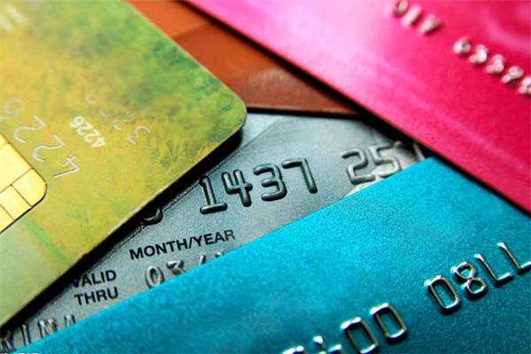 信用卡别乱刷，这三种看似正常的刷卡行为也会被封卡！